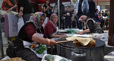 Vilayet Meydanı'nda gözleme yaptılar