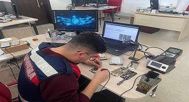 Yasa dışı bahis oynatılan ve müstehcen içerikli paylaşım yapılan 727 internet sitesine erişim engelli