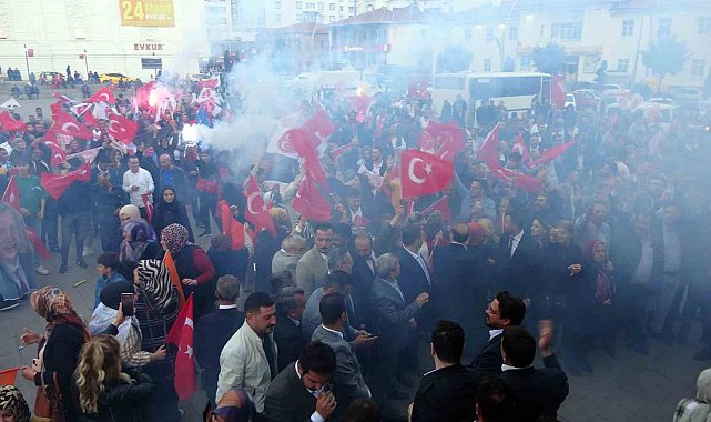 Yozgat'ta sevinç kutlamaları başladı