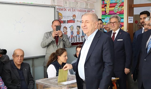 Zafer Partisi Lideri Özdağ, oyunu kullandı
