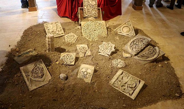 'Bozkırda Yükselen Tarih Divriği Ulu Cami ve Darüşşifası' isimli sergi açıldı