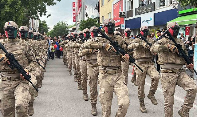 Aksaray'da komandolardan gururlandıran gösteri