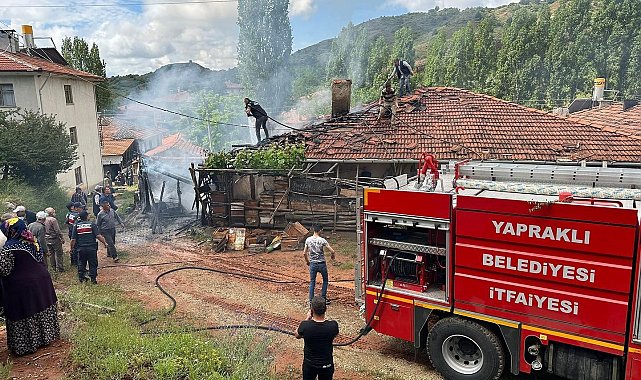Alevlere teslim olan tek katlı ev kullanılmaz hale geldi