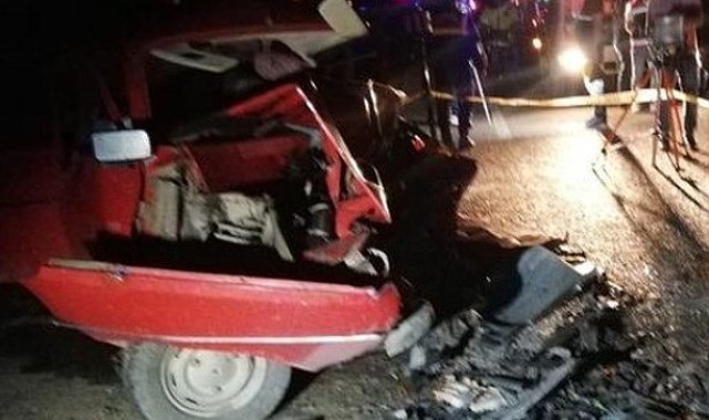 Ankara'da iki otomobil kafa kafaya çarpıştı: 3 ölü