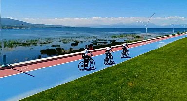 Bakan Özhaseki: "Bin 643 kilometre bisiklet yolu ve 373 kilometre yeşil yürüyüş yolunu tamamladık"