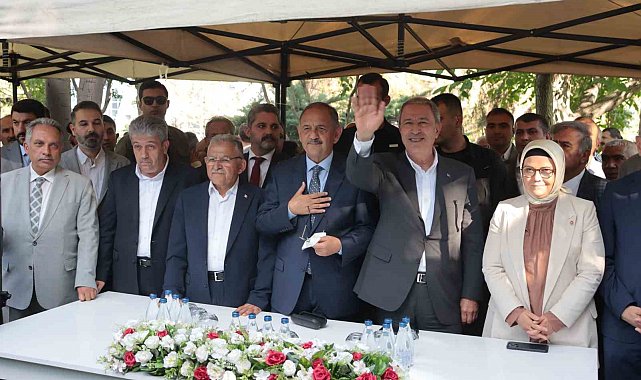Bakan Özhaseki: "Depremde maddi zarar 100 milyar dolar"