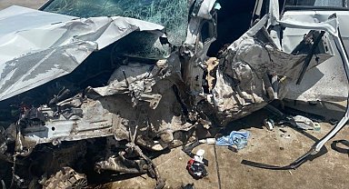 Bariyere çarpan otomobil sürücüsü yaşamını yitirdi