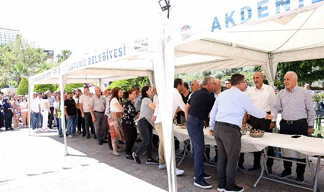 Başkan Gültak, belediye personeli ile bayramlaştı