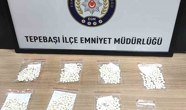 Bekçilerin yakaladığı şahsın üzerinde 700 adet uyuşturucu hap bulundu