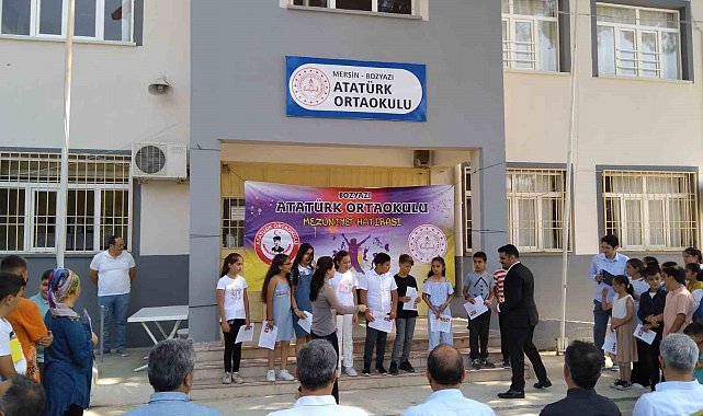 Bozyazı'da 5 bin 500 öğrenci karne sevinci yaşadı