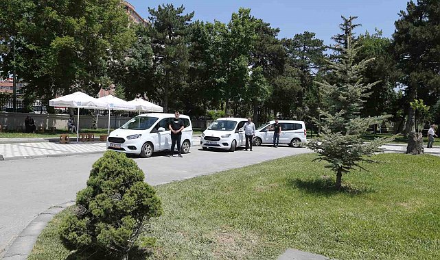 Büyükşehir'in mezarlık içi ücretsiz ulaşım hizmeti tam not aldı
