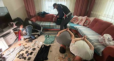 Düzenek kurup ehliyet sınavlarında kopya çeken şebekeye yönelik Ankara merkezli 29 ilde eş zamanlı operasyon