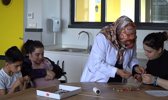 Engelleri ortadan kaldıran büyükşehir, Gönül Atölyesi'nde sevgi üretiyor