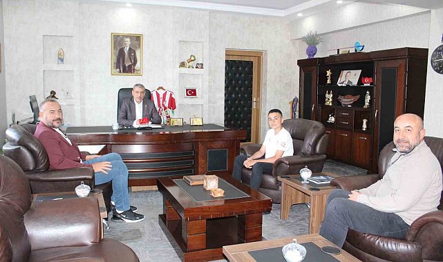 FAI Dünya kupasını Sivaslı sporcu kaldırdı