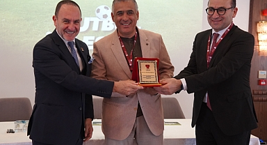 Futbol İyileştirir Sempozyumu