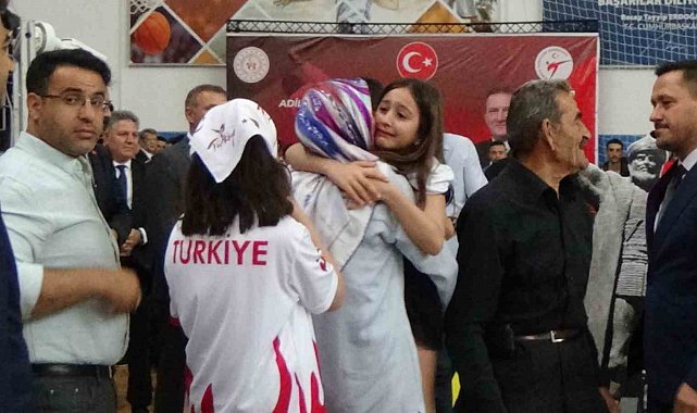 Gençler Tekvando Türkiye Şampiyonası duygusal anlarla başladı