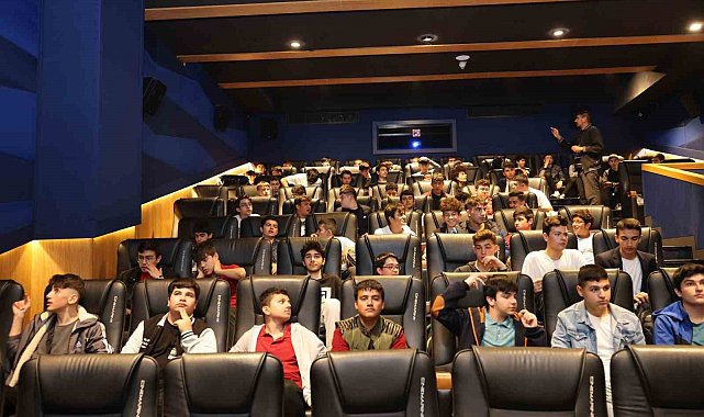 Gölbaşı Belediyesinden öğrencilere sinema etkinliği