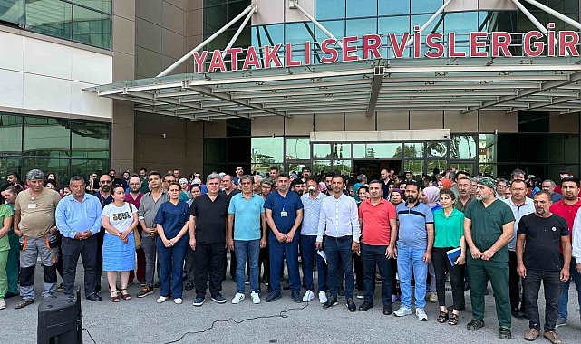 Hastanede iki temizlik görevlisi darp edildi, olay kınandı