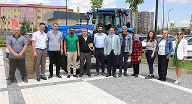 Hayırsever iş insanları SBTÜ'ye traktör bağışladı