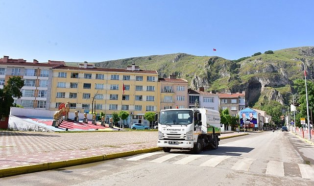 İnönü'de çevre temizlik çalışmaları tüm hızıyla devam ediyor