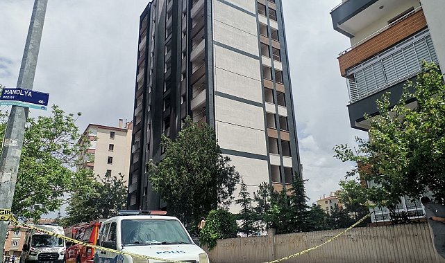 İnşaat halindeki binanın yalıtım malzemeleri yandı