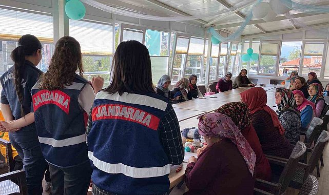 Jandarma'dan kadınlara KADES eğitimi
