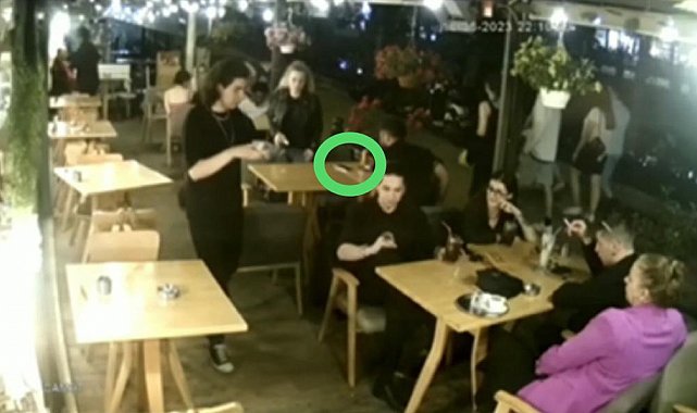 Kafede unutulan cep telefonunu çalan şüpheliler güvenlik kameralarına yakalandı