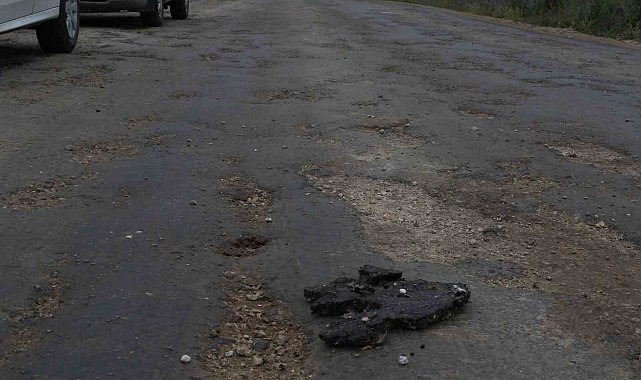 Kahramankazan'ın 35 köyünü Ankara'ya bağlayan Kaplu Deresi Yolu'na sıcak asfalt yıllardır dökülmüyor