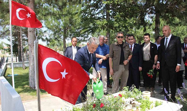 Karaman'da şehitlik ziyareti