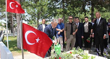Karaman'da şehitlik ziyareti
