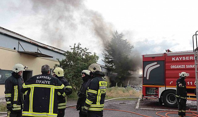 Kayseri'de fabrika yangını 1 saatte söndürüldü