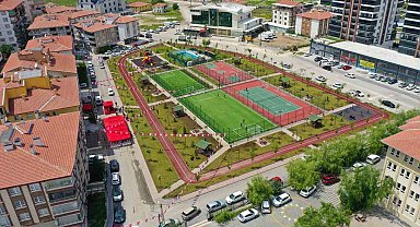 Keçiören'de depremde hayatını kaybeden öğrencinin ismi verilen Ahmet Mergen Parkı hizmete açıldı