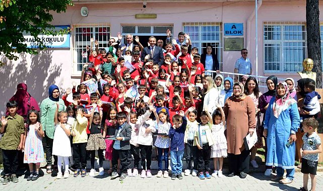 Kırşehir'de 46 bin 108 öğrenci karne heyecanı yaşadı