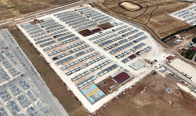 Mersin Büyükşehir Belediyesi Adıyaman'da konteyner kentin yapımını tamamladı