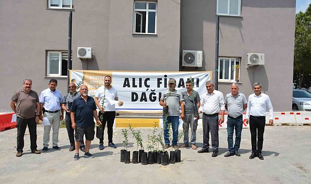 Mersin Büyükşehir Belediyesinin üreticiye desteği sürüyor