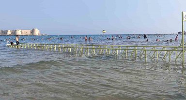 Mersin'de plajlar Kurban Bayramında doldu taştı