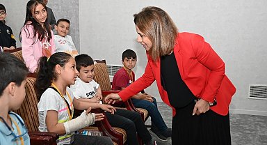 Nevşehir Valisi Becel, öğrencilere 'Hayat Bilgisi' dersi verdi
