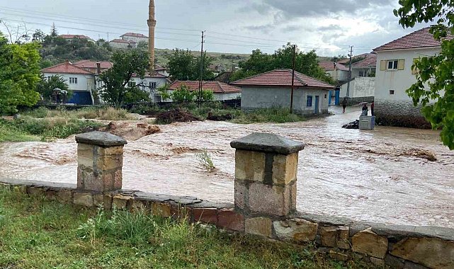 Nevşehir Valisi Becel: "Bu yağışlar mevsim değişiminin bir göstergesi"