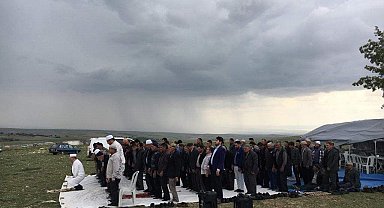 Niğdeliler Şükür Duasına Çıktı