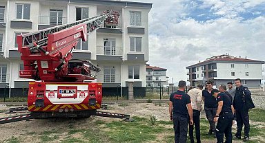 Rezidansta alıkonulan kadını polis ve itfaiye kurtardı