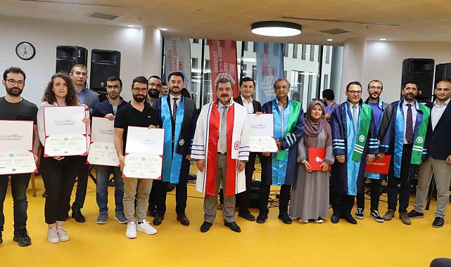 SBTÜ'de yılsonu şenliği ve mezuniyet töreni düzenlendi
