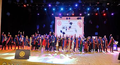 SCÜ Veteriner Fakültesinde mezuniyet coşkusu