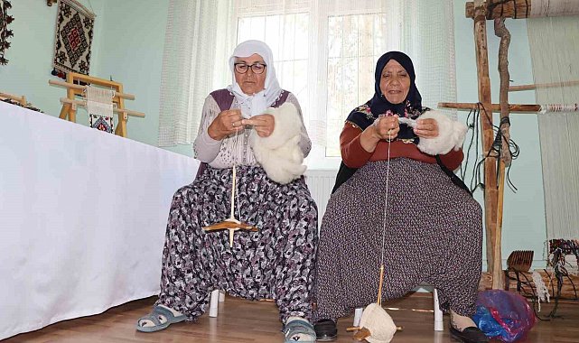 Seyitgazi'nin 'Zili' dokuması genç nesillere aktarılacak