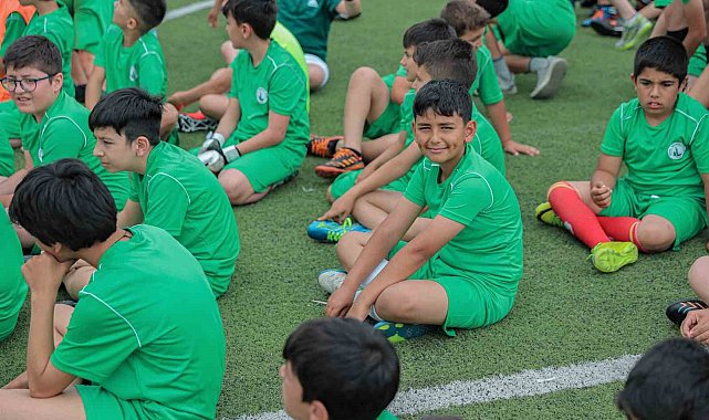 Sivas'ta Geleneksel Yaz Futbol Okulu açıldı