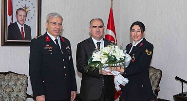 Vali Özkan: "Jandarma Teşkilatımız, depremlerden sonra yaraların sarılmasında önemli bir rol aldı"