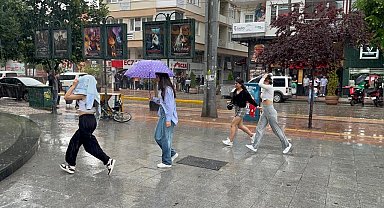 Yağmurdan nasıl kaçacaklarını bilemediler
