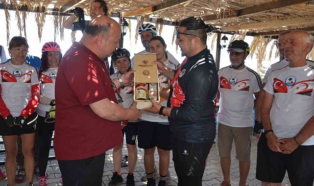 Yenişehir'den pedal çeviren bisikletliler KKTC turunu tamamladı