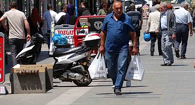 Yozgat'ta Kurban Bayramı öncesi alışveriş yoğunluğu yaşanıyor