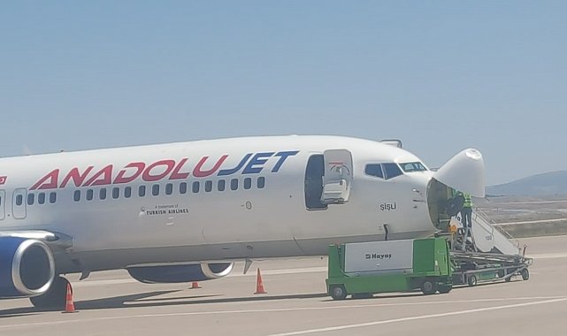İstanbul-Nevşehir seferi yapan uçak kuş sürüsüne çarptı