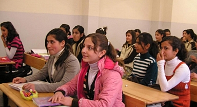 Kız okulları için kampanya başlatıldı! İmza yağıyor